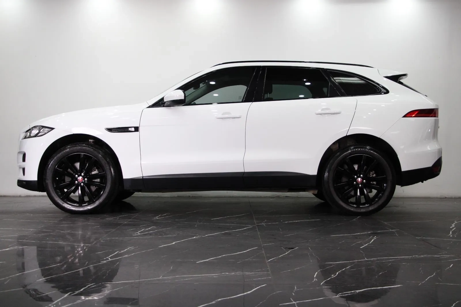 Jaguar-F-PACE-30d Portfolio