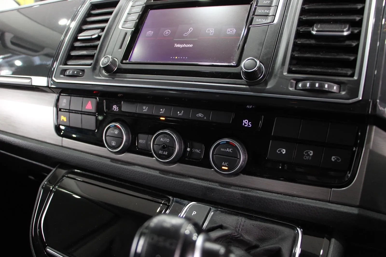 Volkswagen-Multivan-TDI340 Comfortline