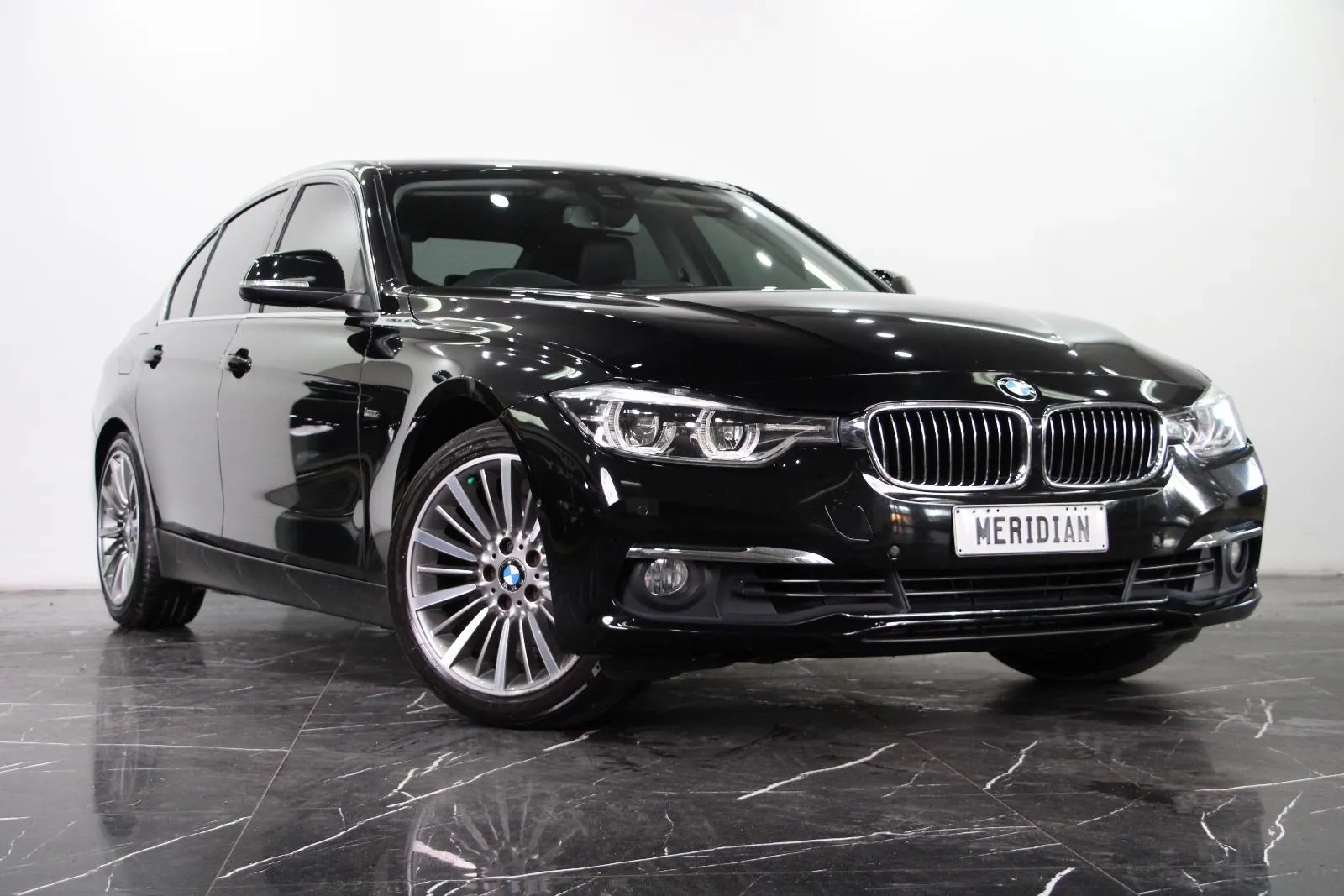 BMW-3 Series-320i Sport Line