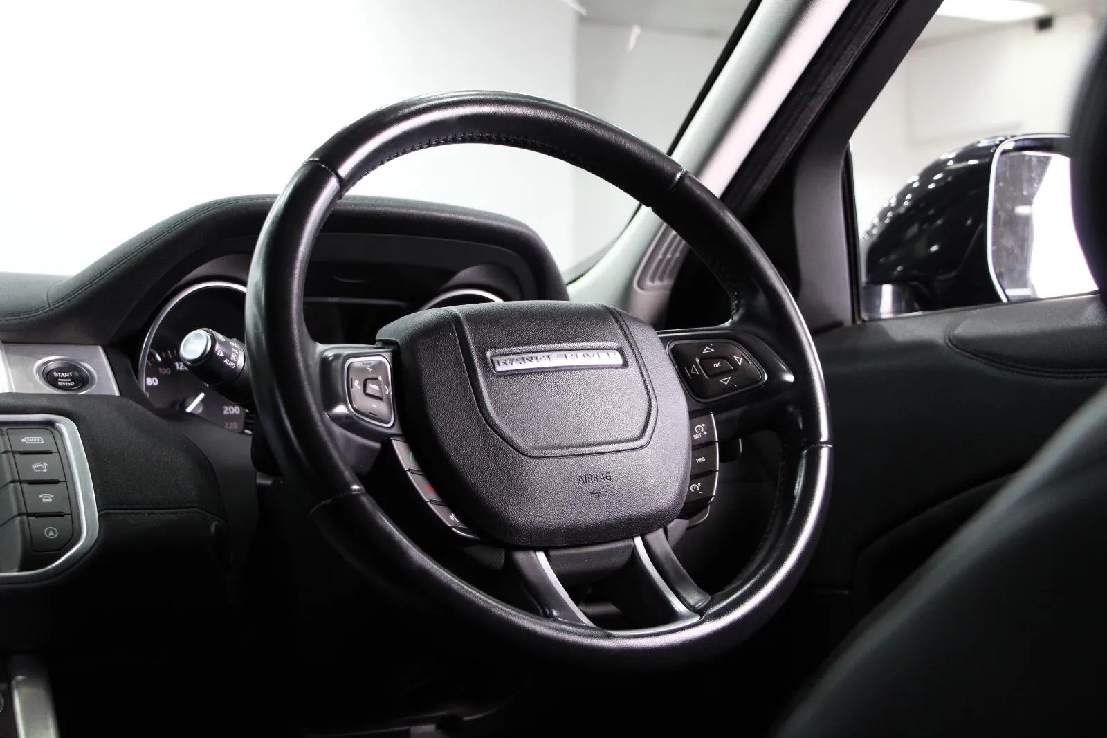 Land Rover-Range Rover Evoque-TD4 150 SE