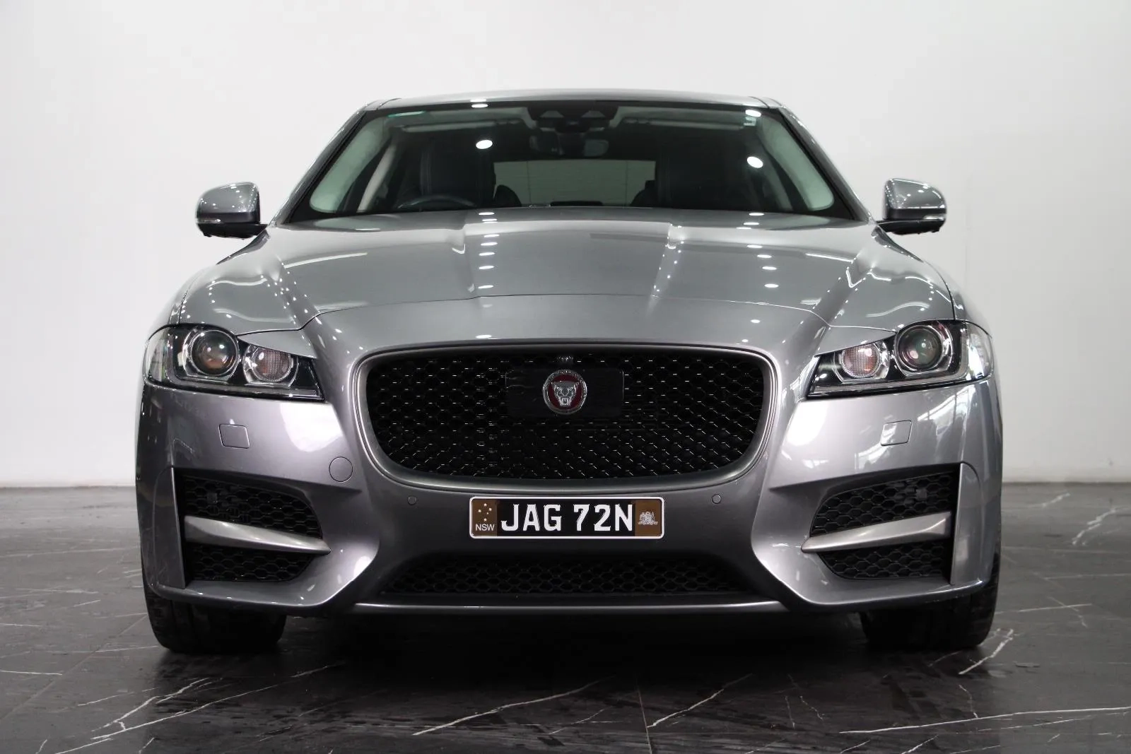 Jaguar-XF-30t R-Sport