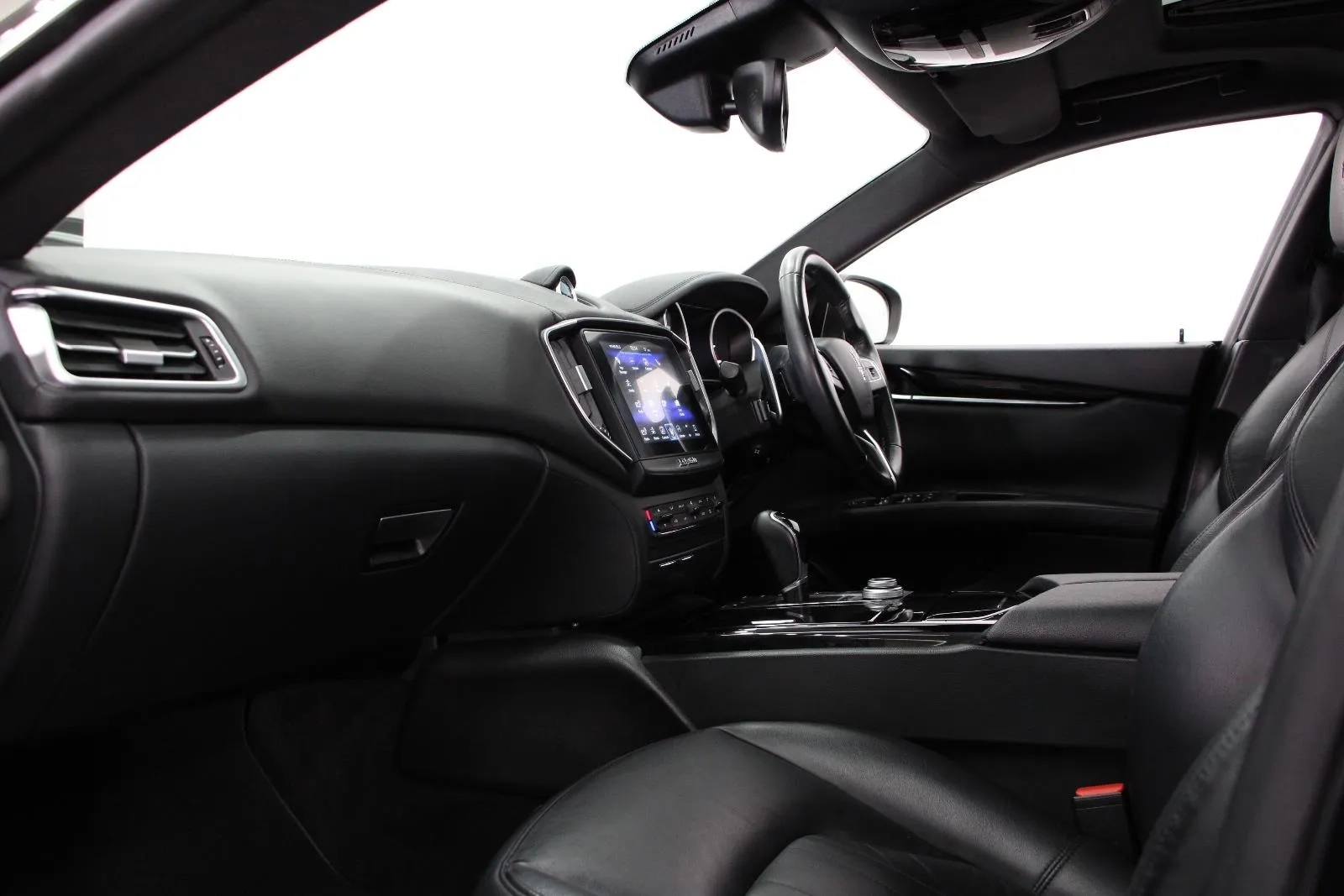Maserati-Ghibli-