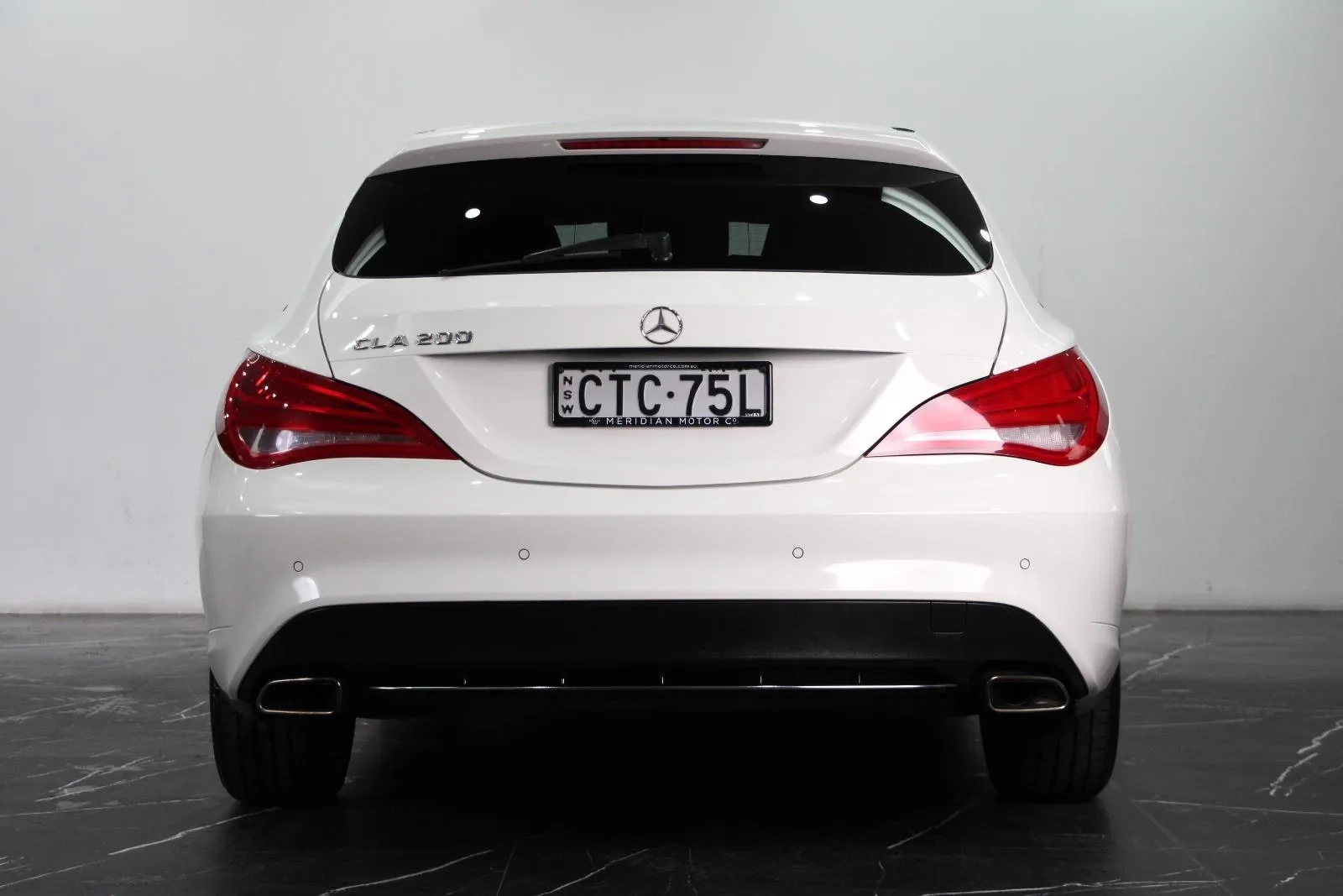 Mercedes-Benz-CLA-Class-CLA200