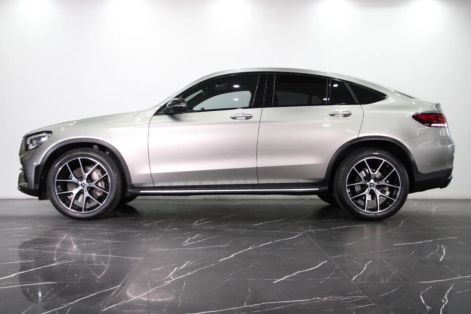 Mercedes-Benz-GLC-Class-GLC300