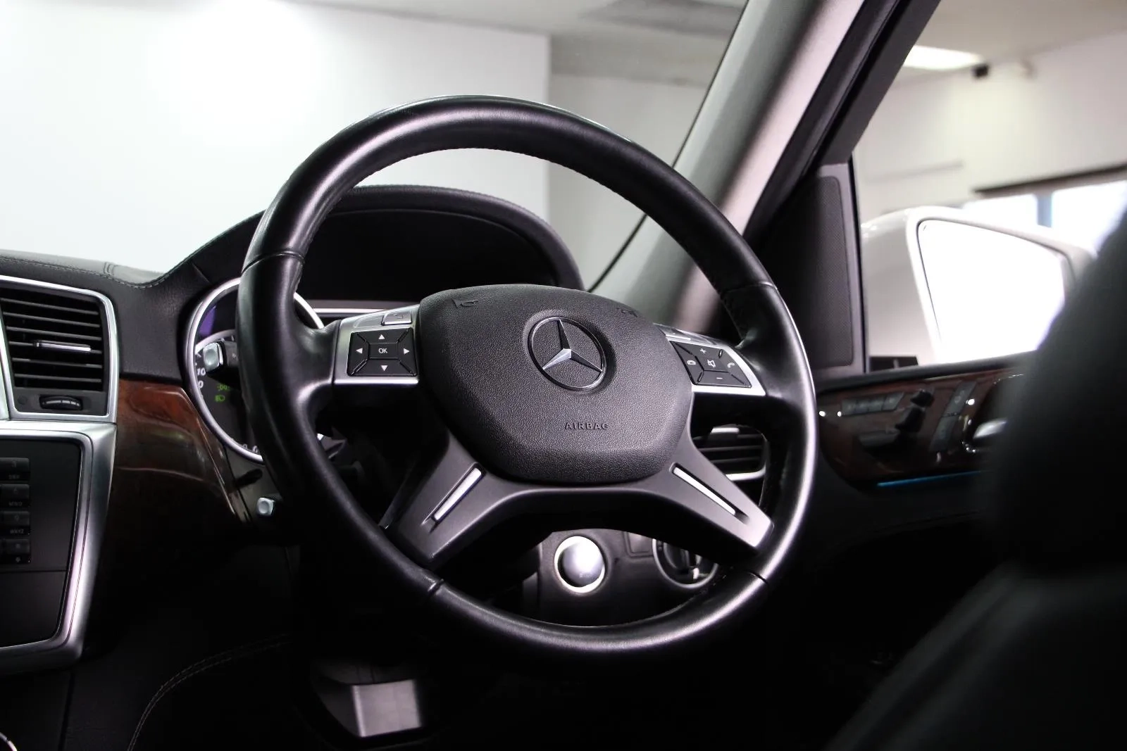 Mercedes-Benz-M-Class-ML350 BlueTEC