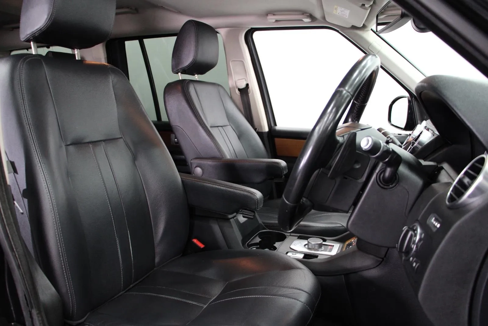 Land Rover-Discovery-SDV6 HSE