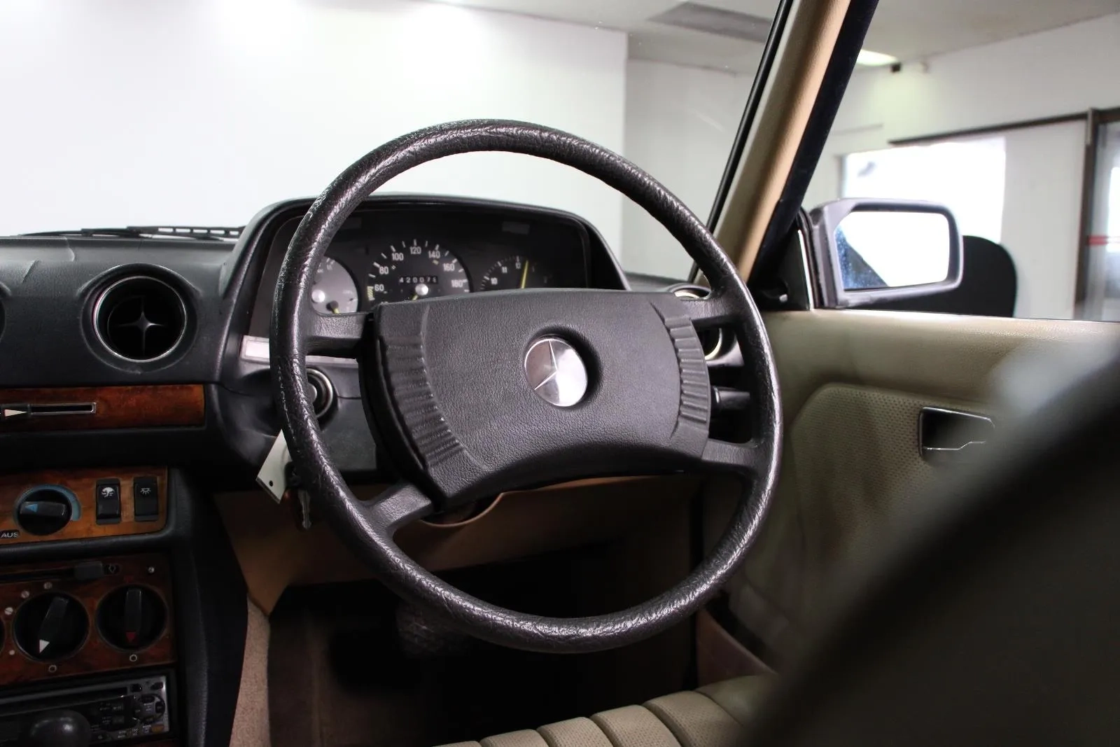 Mercedes-Benz-280CE-