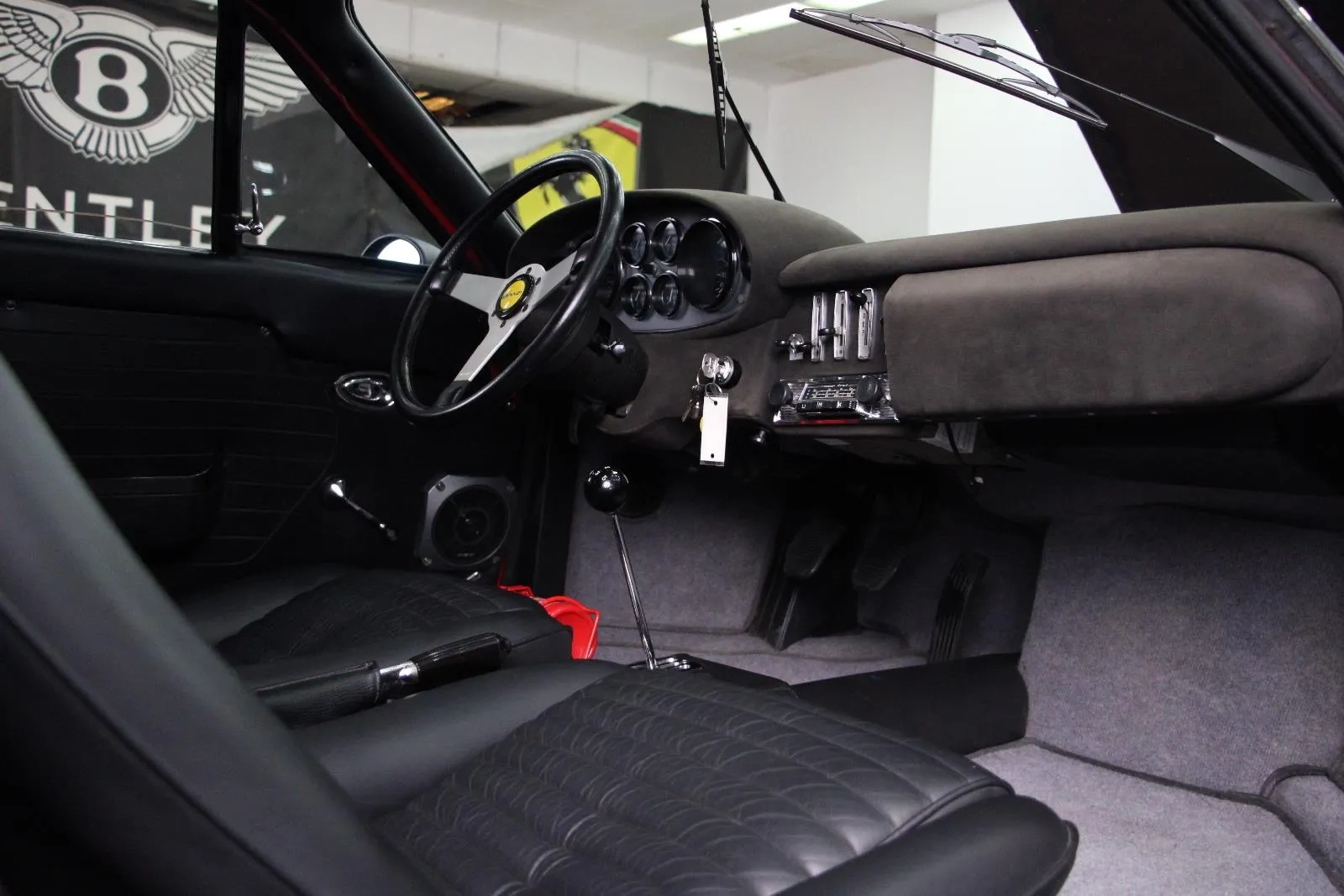 Ferrari-Dino-246 GT