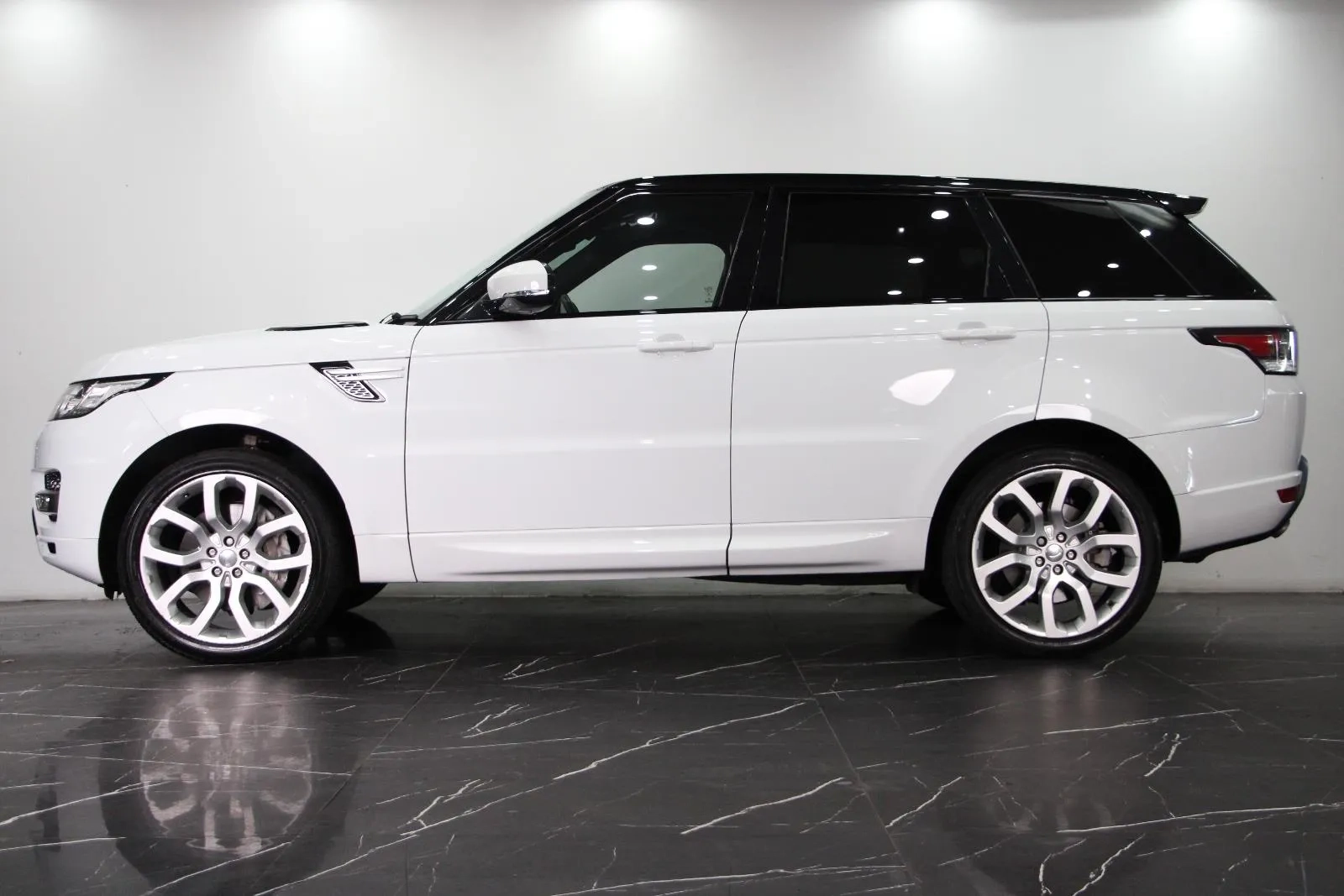Land Rover-Range Rover Sport-SDV8 HSE