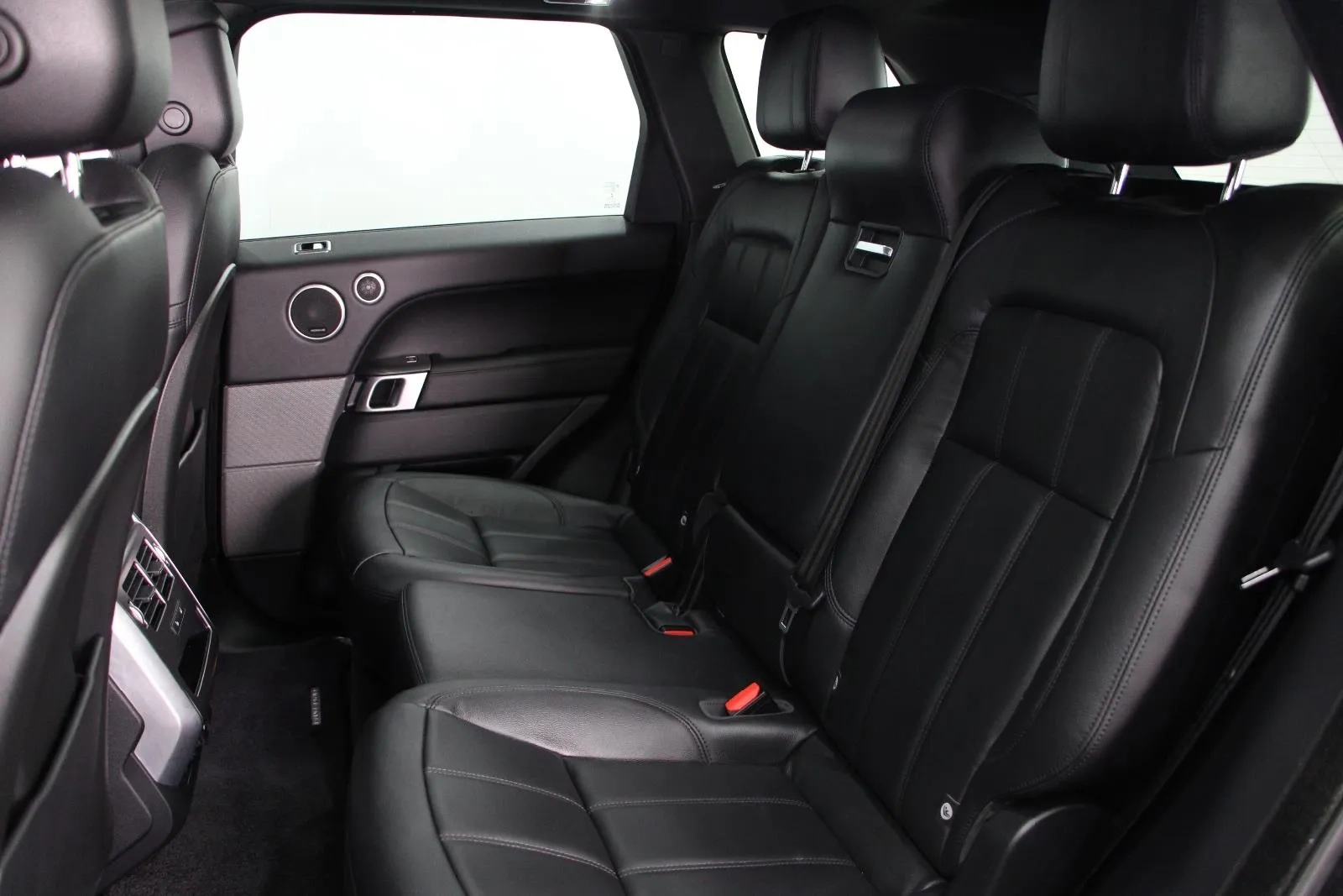 Land Rover-Range Rover Sport-DI6 183kW SE