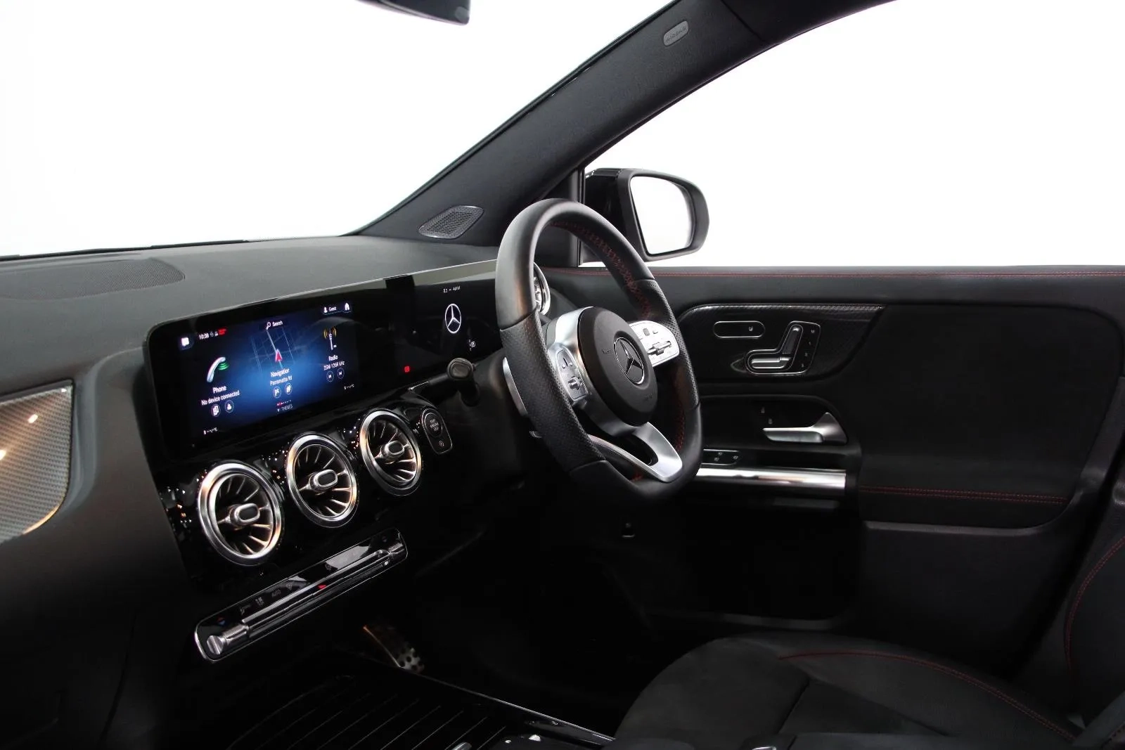Mercedes-Benz-GLA-Class-GLA200