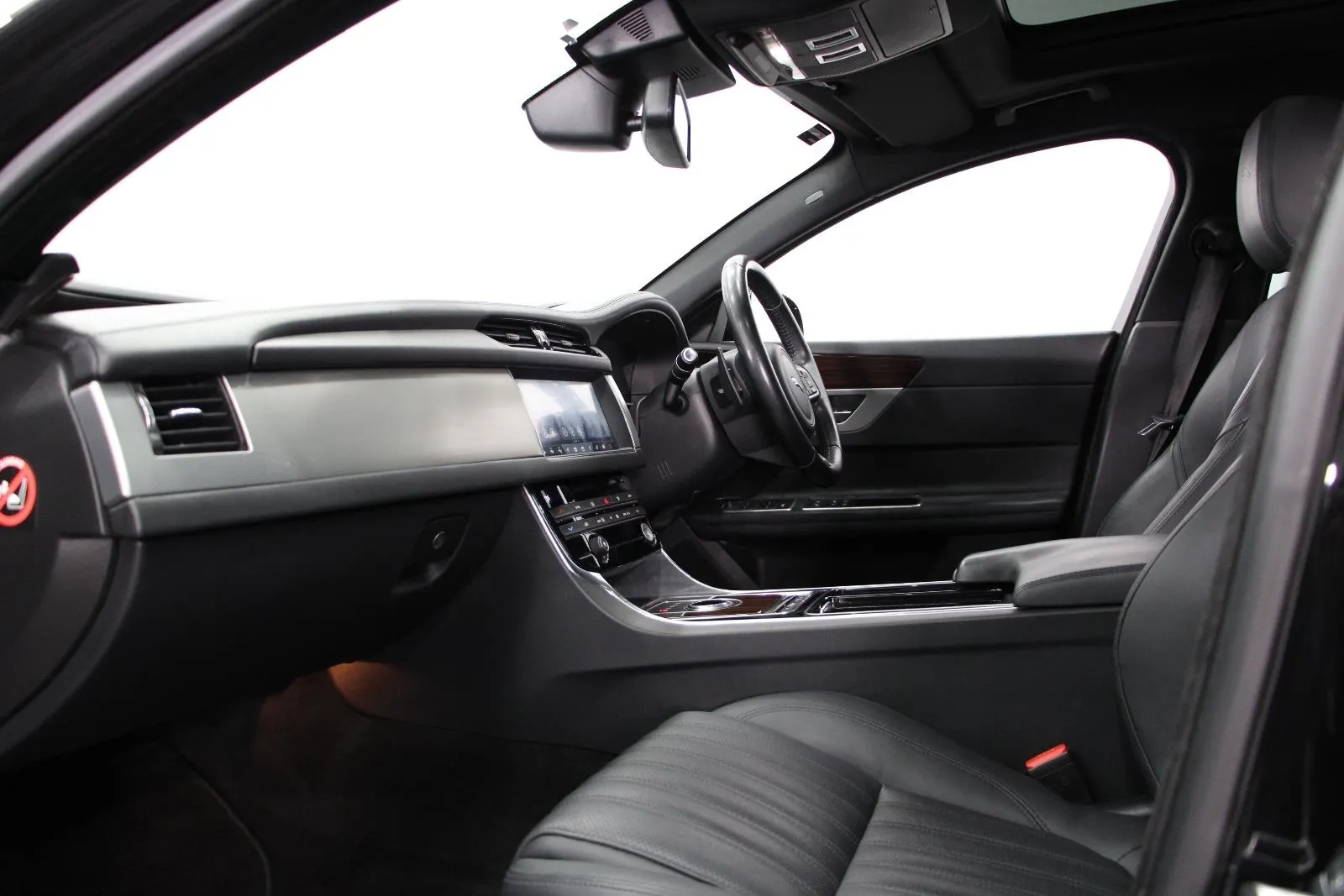 Jaguar-XF-25t Portfolio