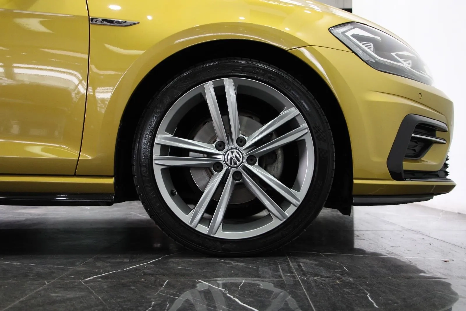 Volkswagen-Golf-110TSI Highline