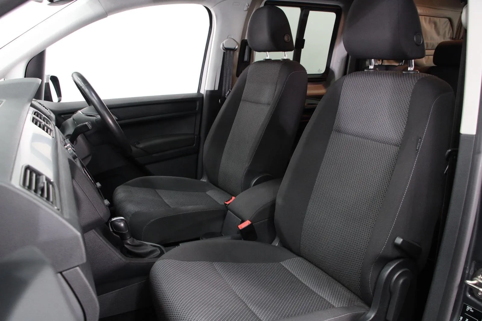 Volkswagen-Caddy-TSI220 Beach