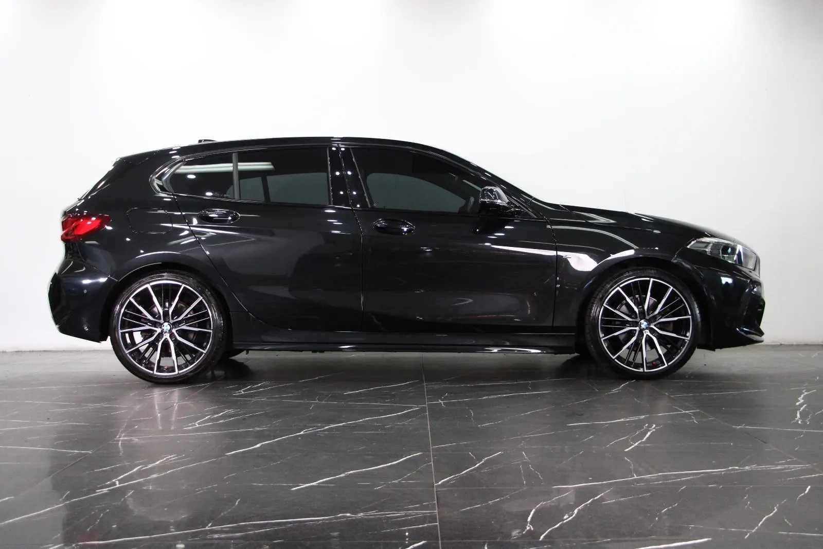 BMW-1 Series-118i M Sport