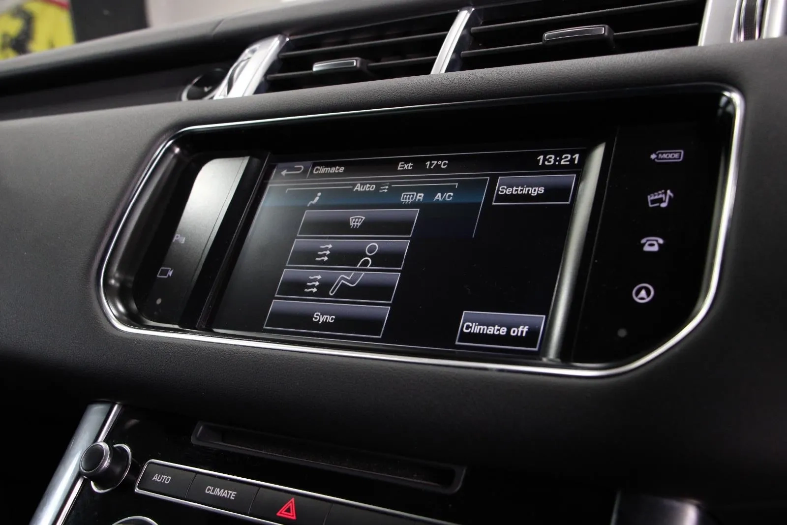 Land Rover-Range Rover Sport-SDV6 HSE