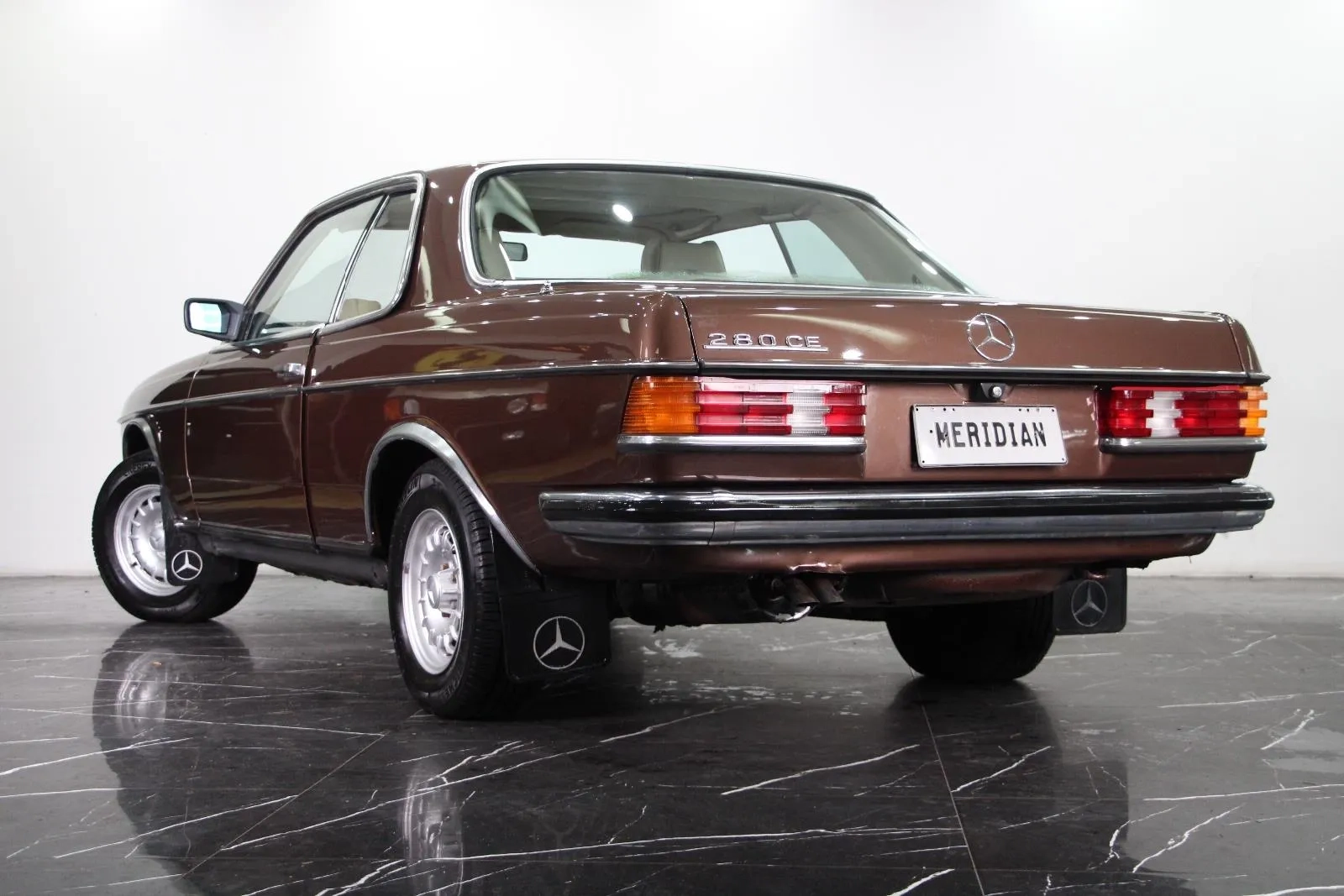 Mercedes-Benz-280CE-