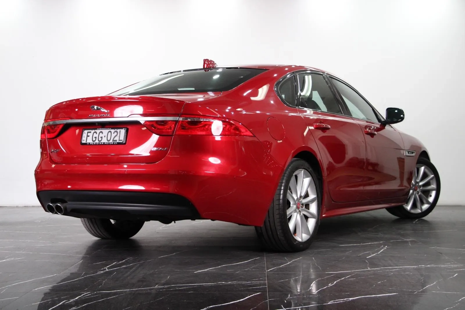 Jaguar-XF-20d R-Sport