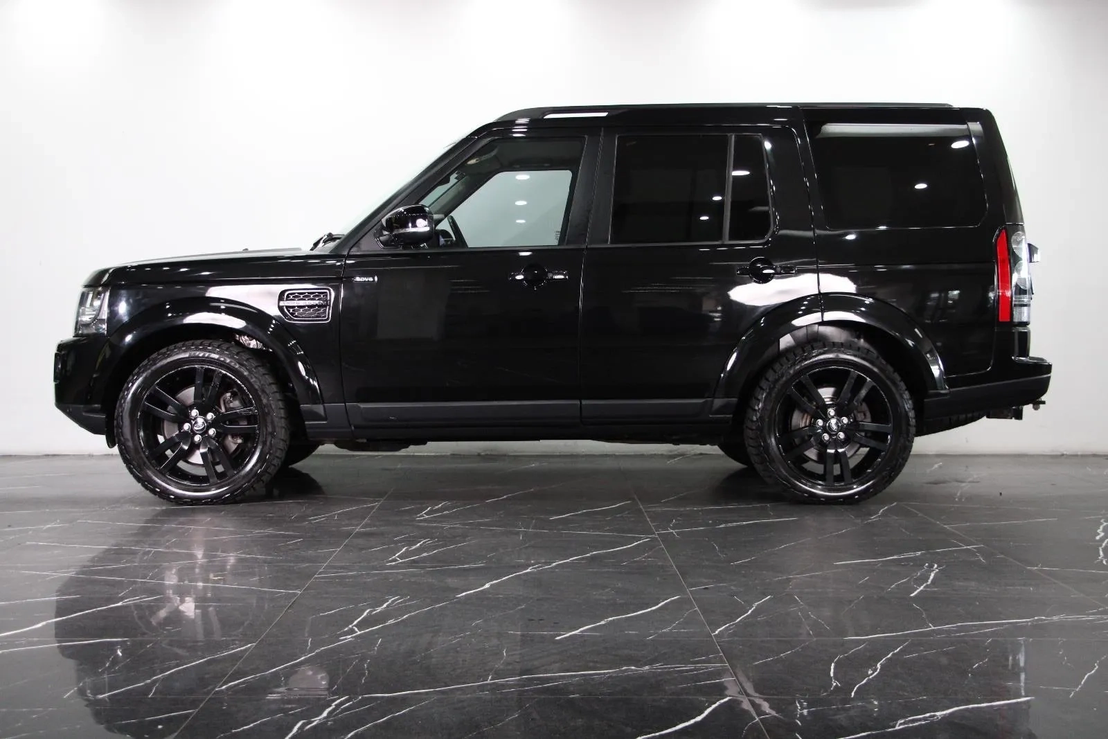 Land Rover-Discovery-SDV6 HSE