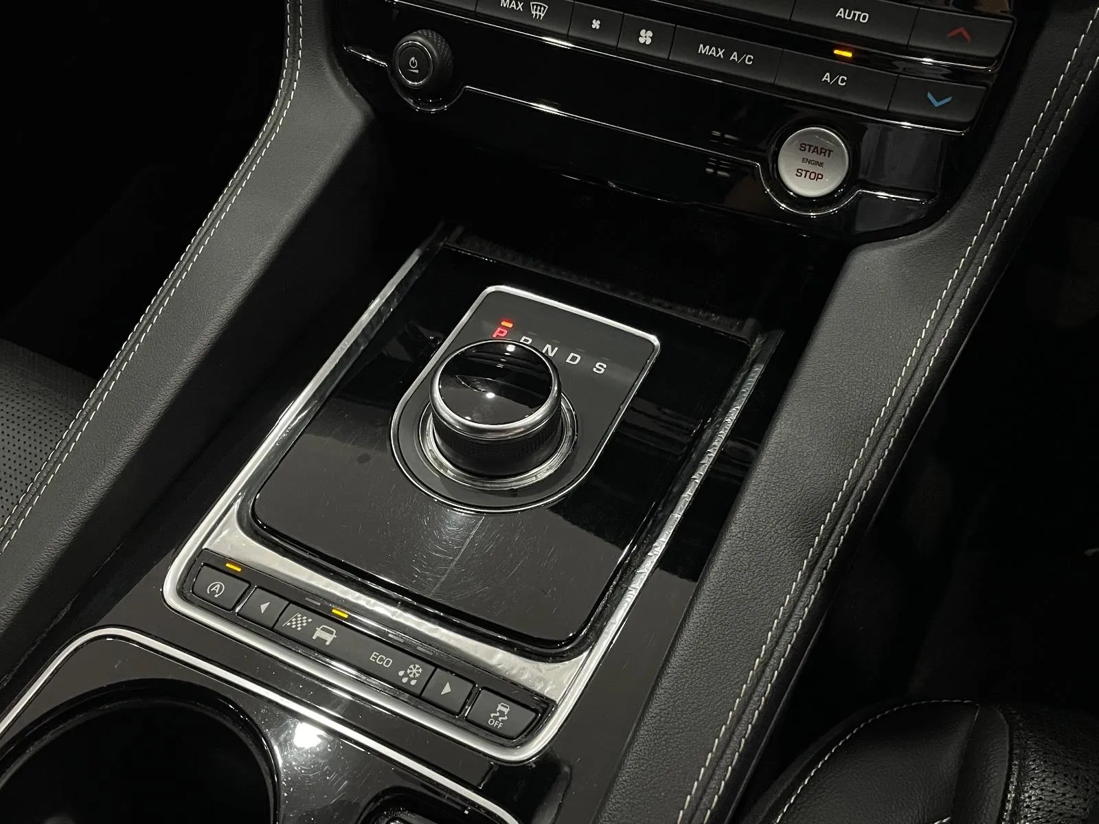 Jaguar-F-PACE-30d S