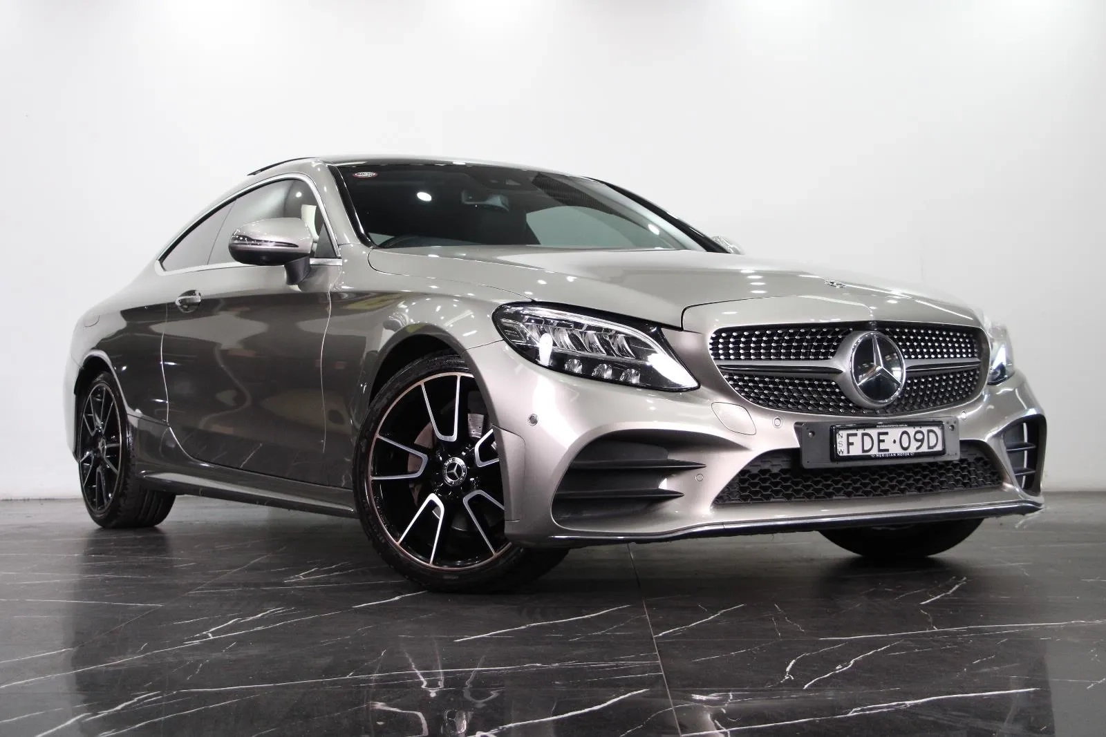 Mercedes-Benz-C-Class-C200