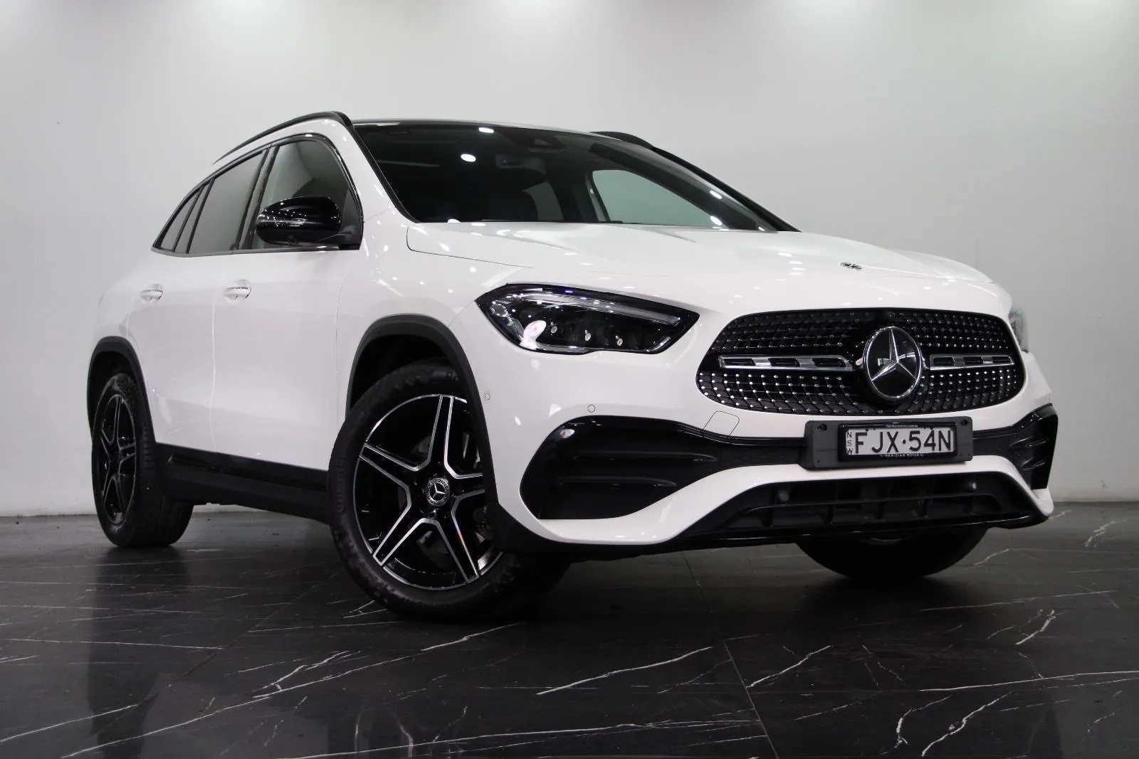 Mercedes-Benz-GLA-Class-GLA200