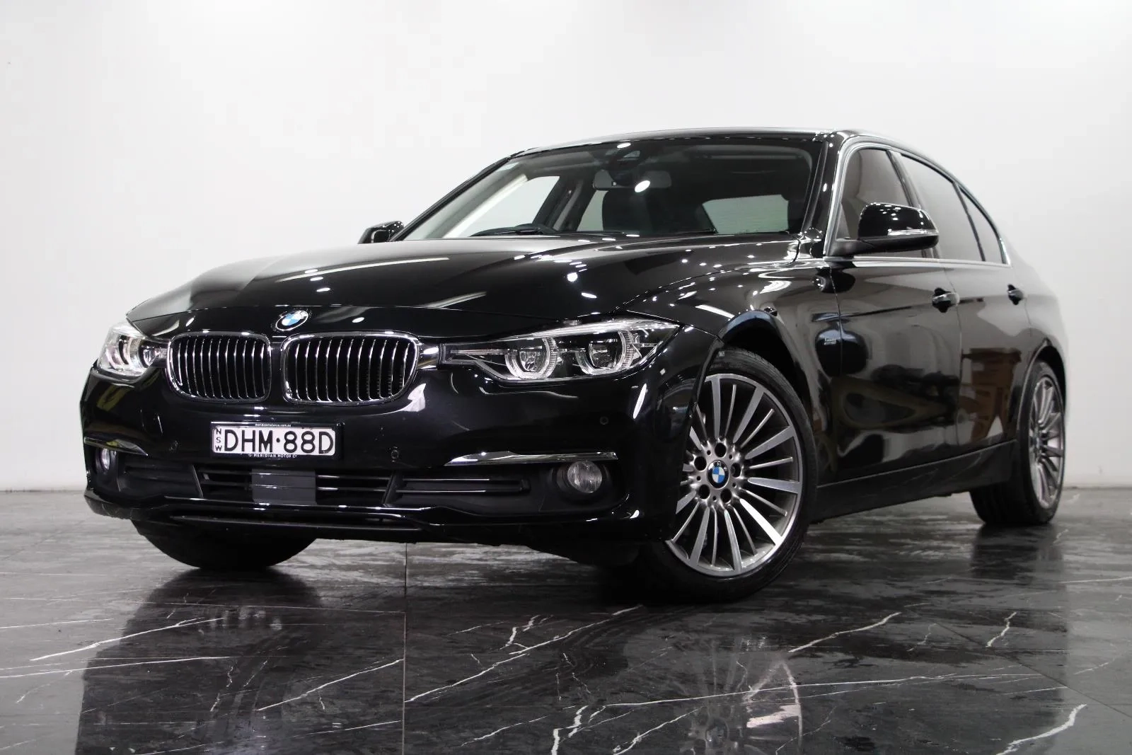 BMW-3 Series-320d Luxury Line