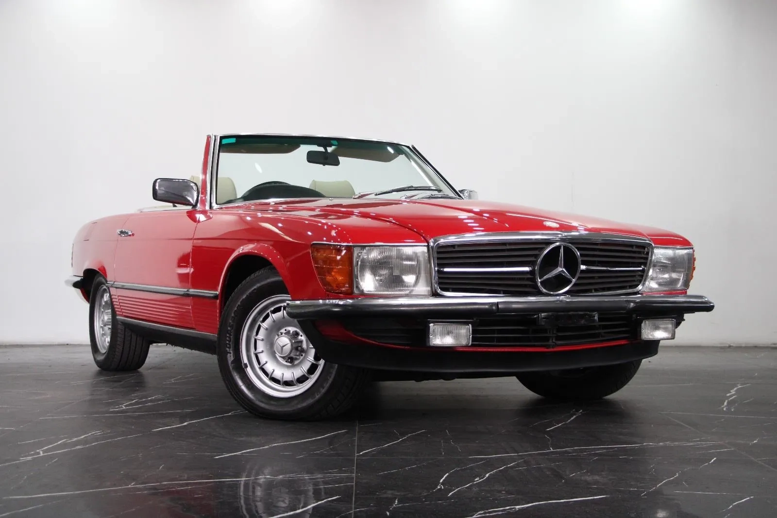 Mercedes-Benz-380SL-